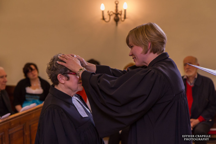 Pfr.in Mag. Tikkanen-Lippl, im Hintergrund Presbyterin Nicole Schöfbäck (Mistelbach) und Superintenentialkuratorinstellvertreter Ing. Franz Erath (Korneuburg)